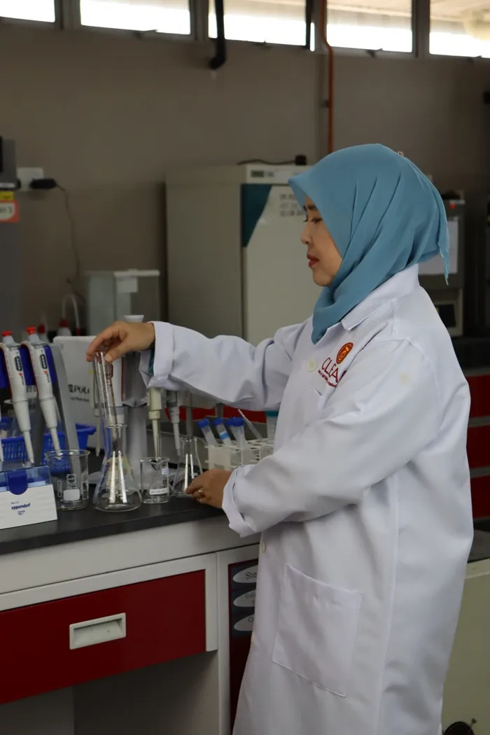 Dr. Liza di makmal CLEAR UTM